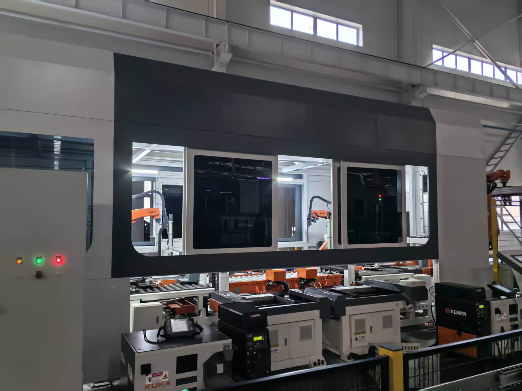 Processing equipment inside aluminum formwork workshop