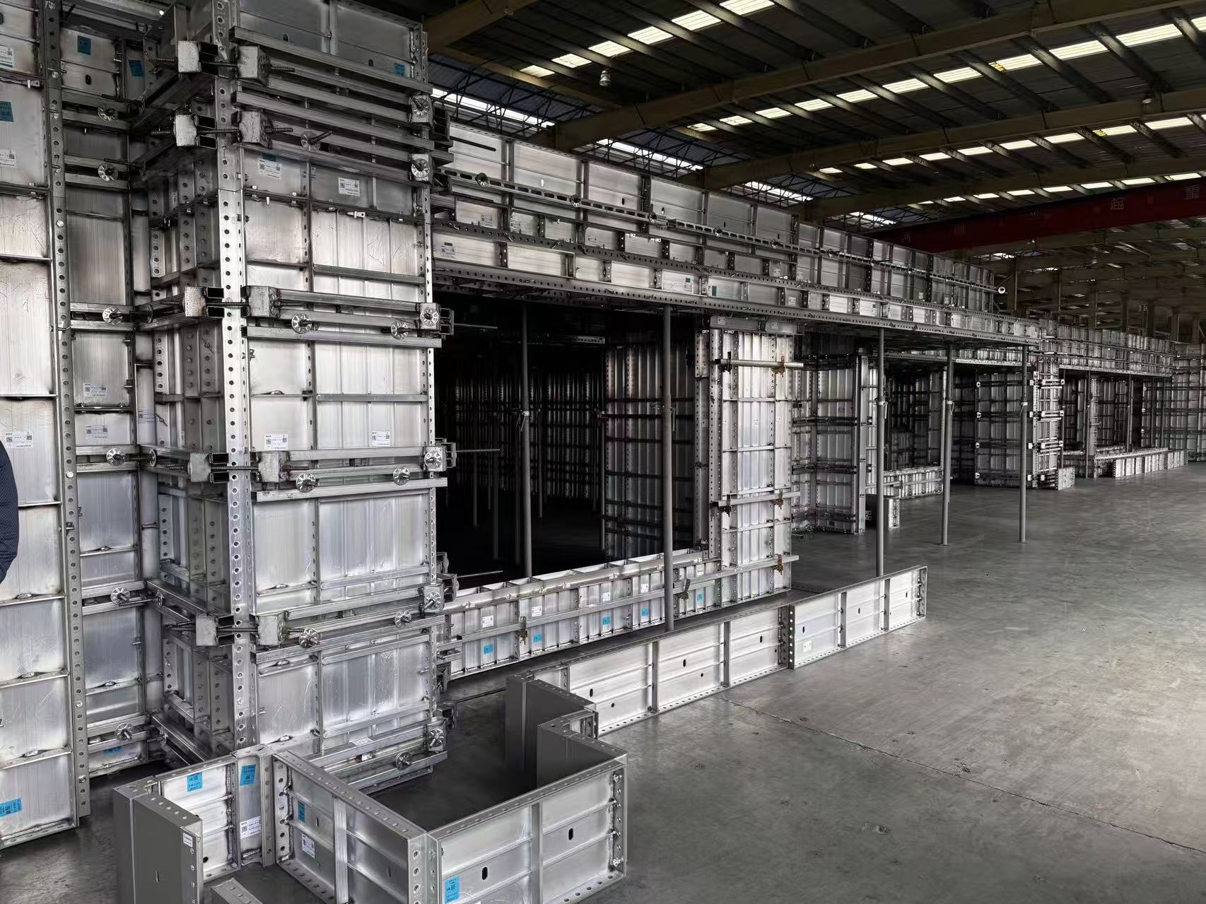 Trial assembly area with aluminum formwork components